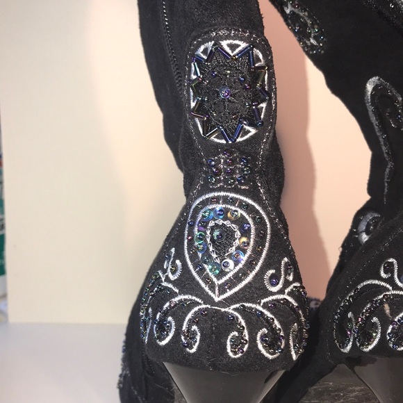 Beautiful Black Embroidered Knee High Boot - Picture 6 of 8